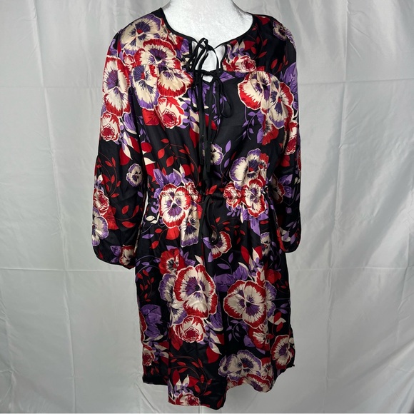 Johnny Was Dresses & Skirts - Johnny Was 100% silk floral patterned dress with drawstring waist.